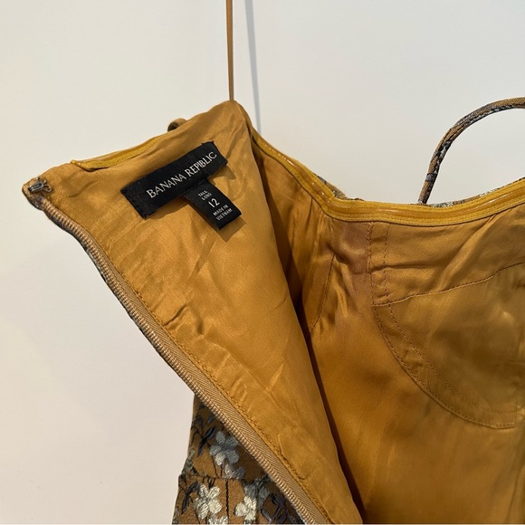 Floral Brocade Corset Dress - Picture 4 of 5